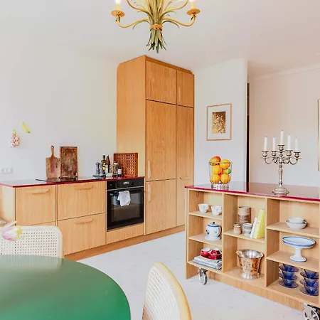 Cozy Modern Unit With Garden Lejlighed *