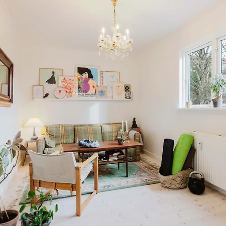 Lejlighed Cozy Modern Unit With Garden