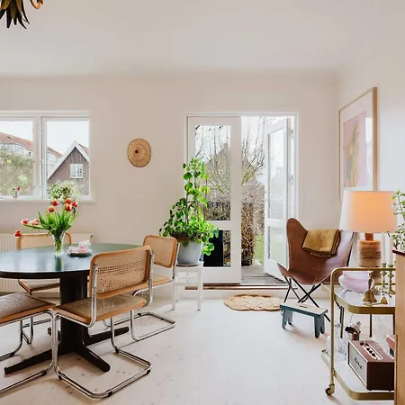 Lejlighed Cozy Modern Unit With Garden *