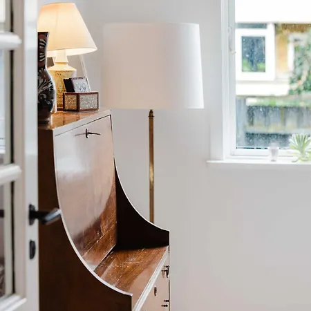 Lejlighed Cozy Modern Unit With Garden *